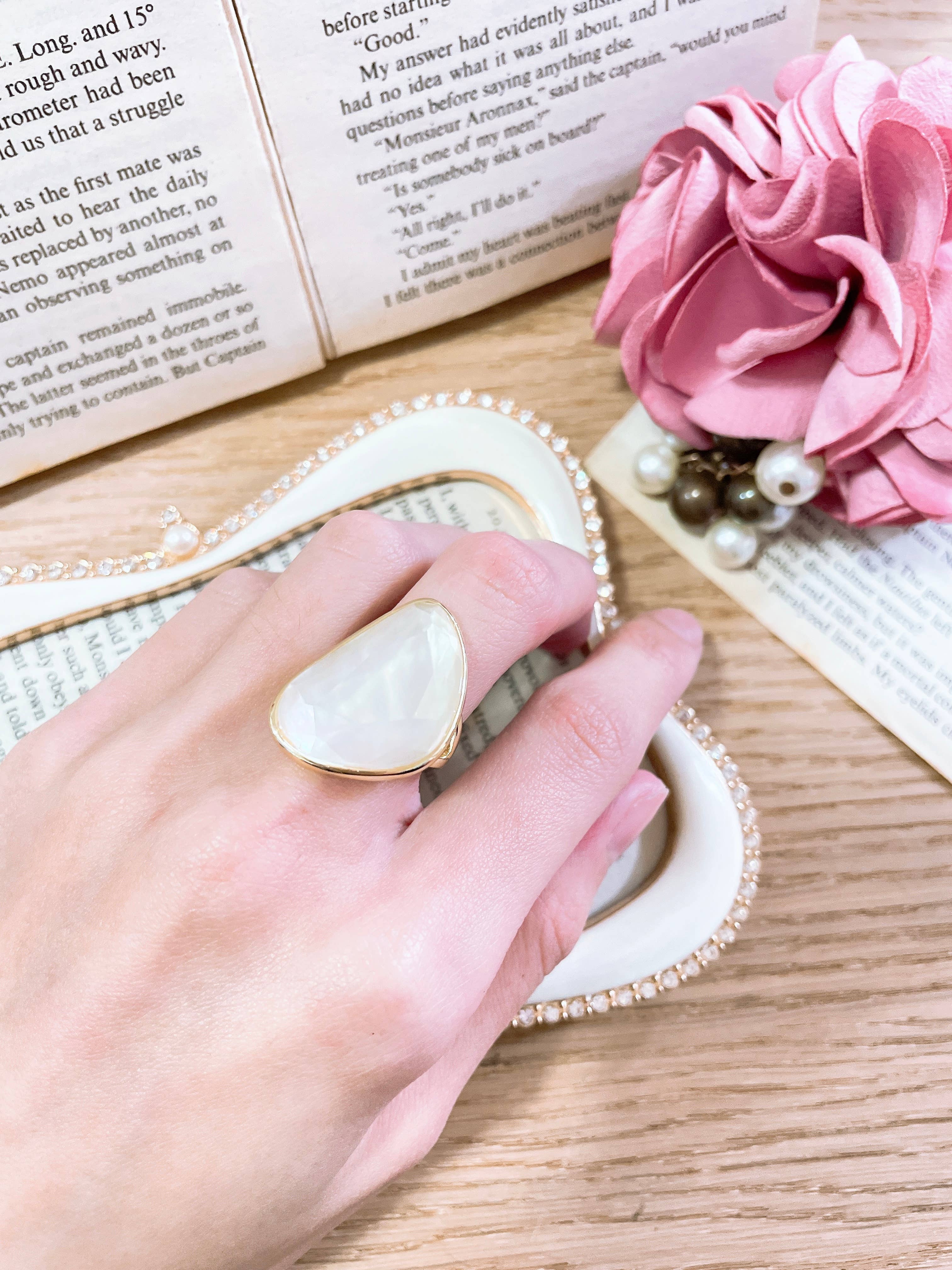 Mother Of Pearl Ring - size 9, photo 3 of 3