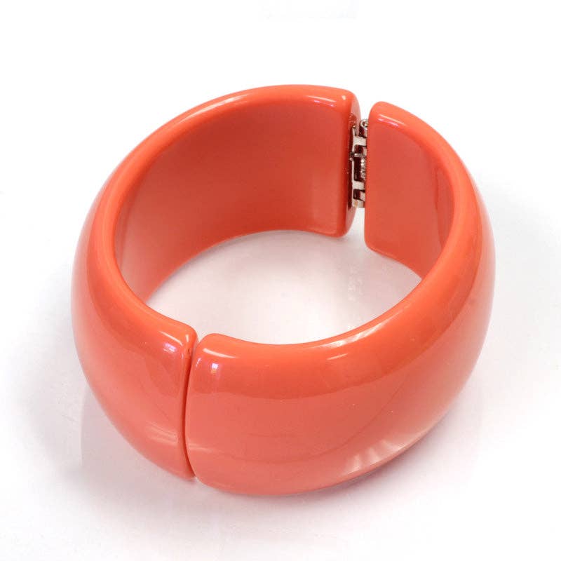 Coral – Vintage Lucite Clamper Bracelet, photo 2 of 3