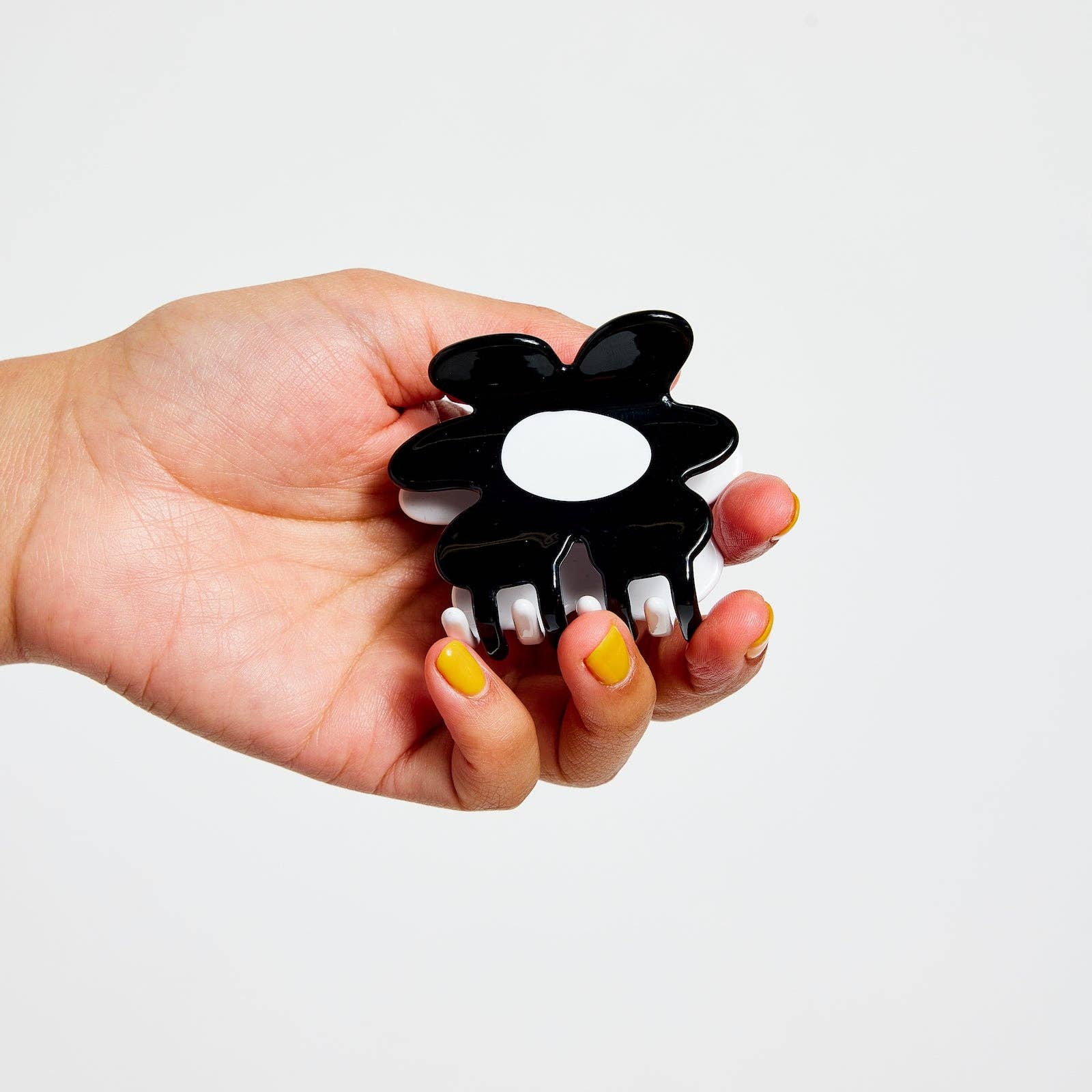 Flower Claw Black/White, photo 4 of 5