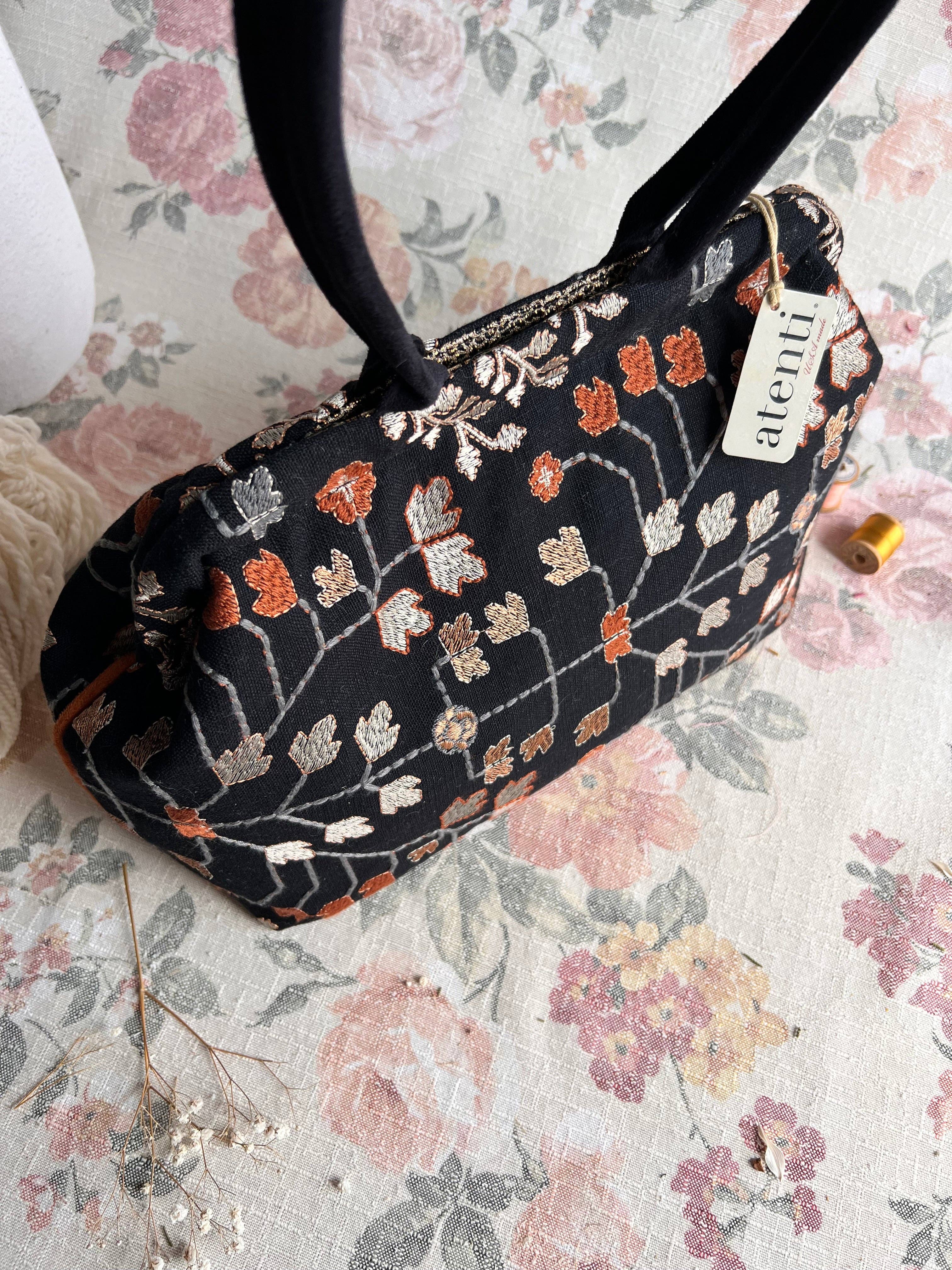 Medium Embroidered Mary Poppins Snap Frame Bag, photo 2 of 8