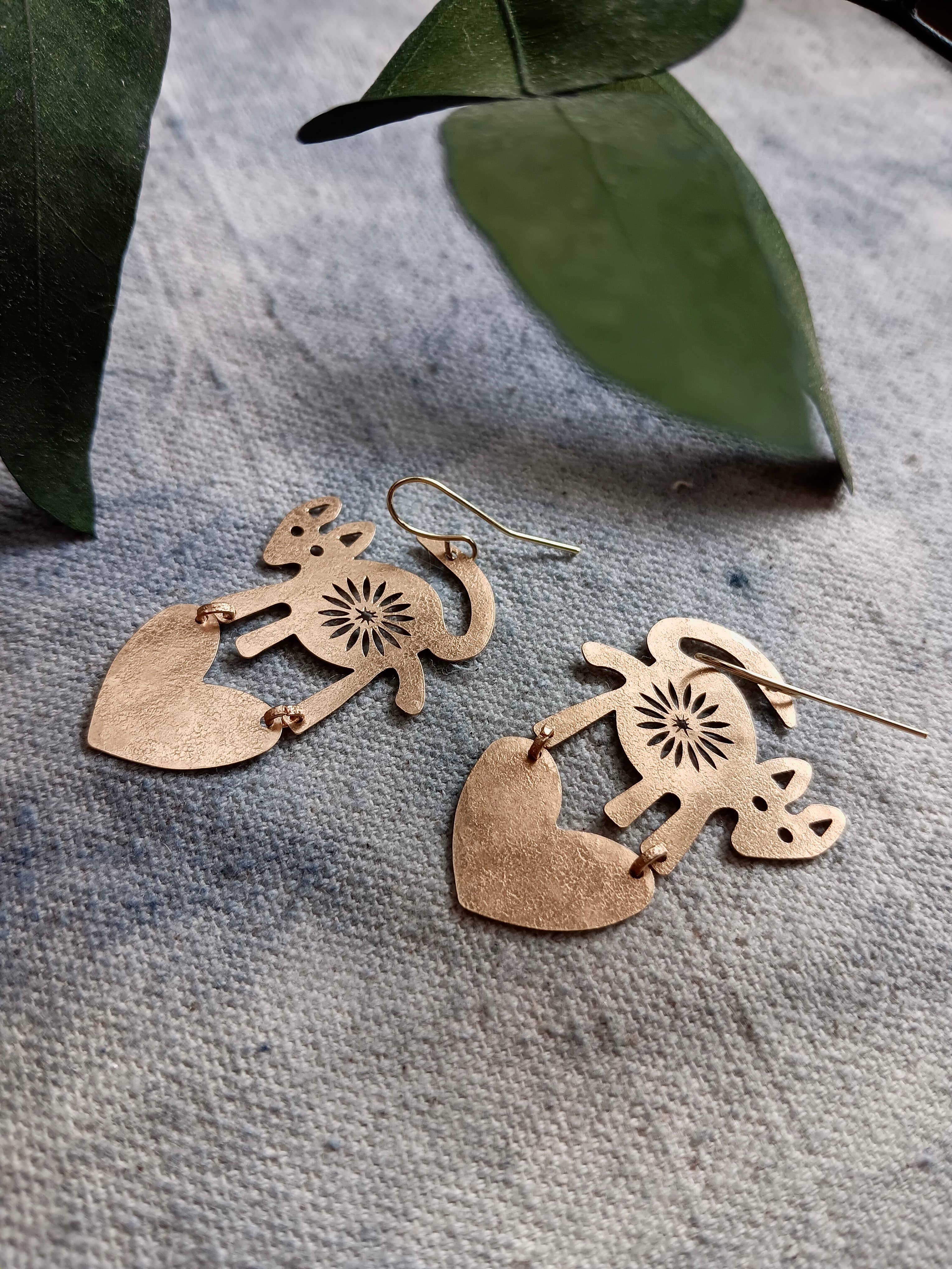 Brass Fox Love Symbol, photo 3 of 4