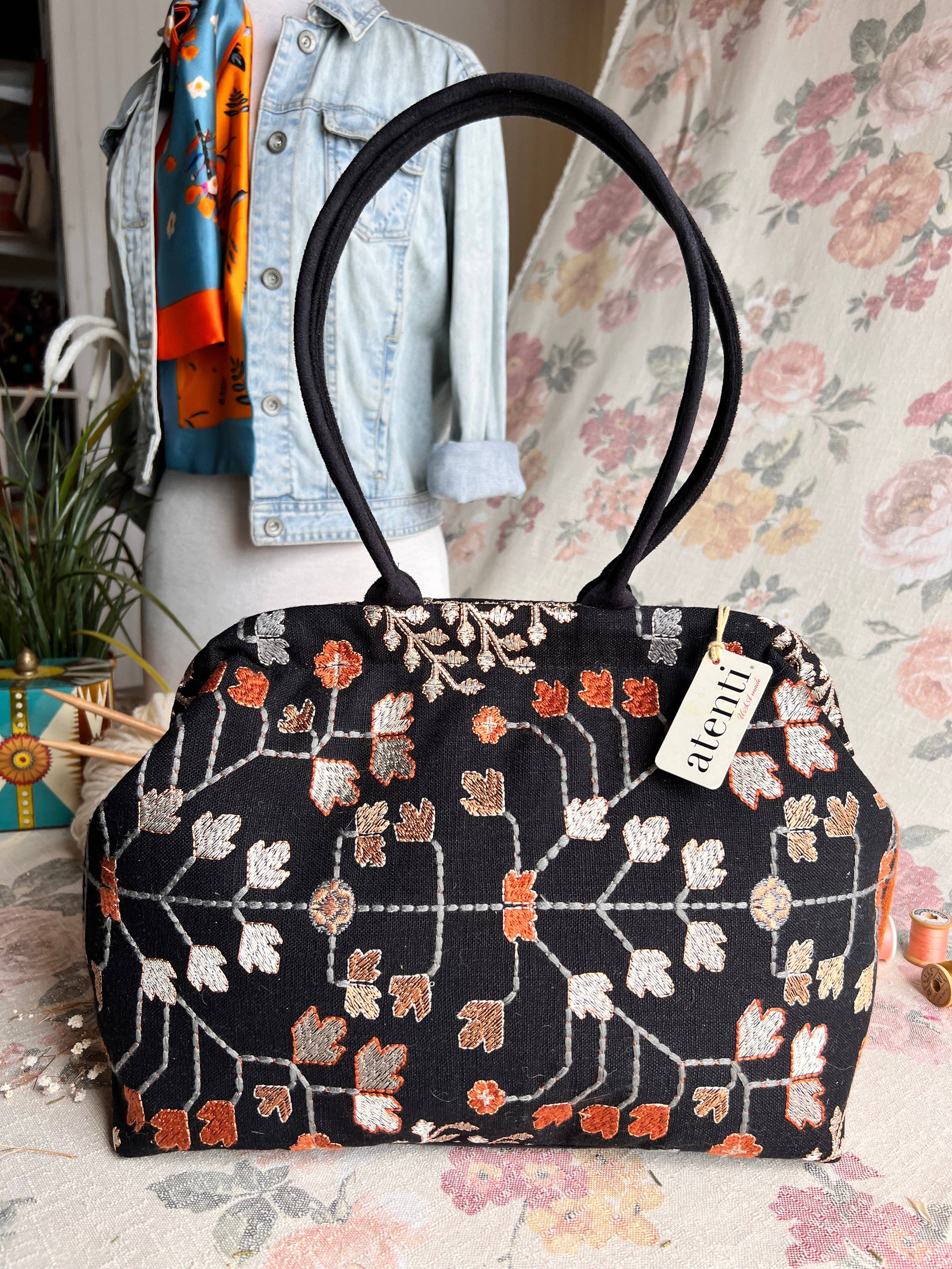 Medium Embroidered Mary Poppins Snap Frame Bag, photo 3 of 8