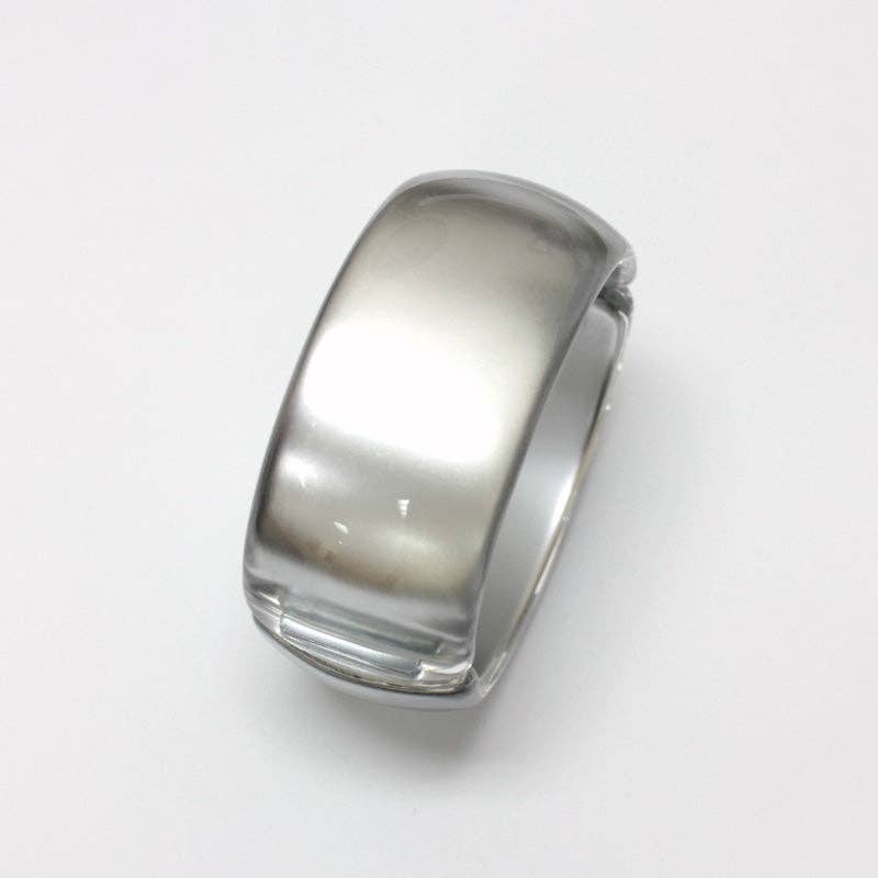 Silver Lining – Vintage Lucite Clamper Bracelet, photo 4 of 7