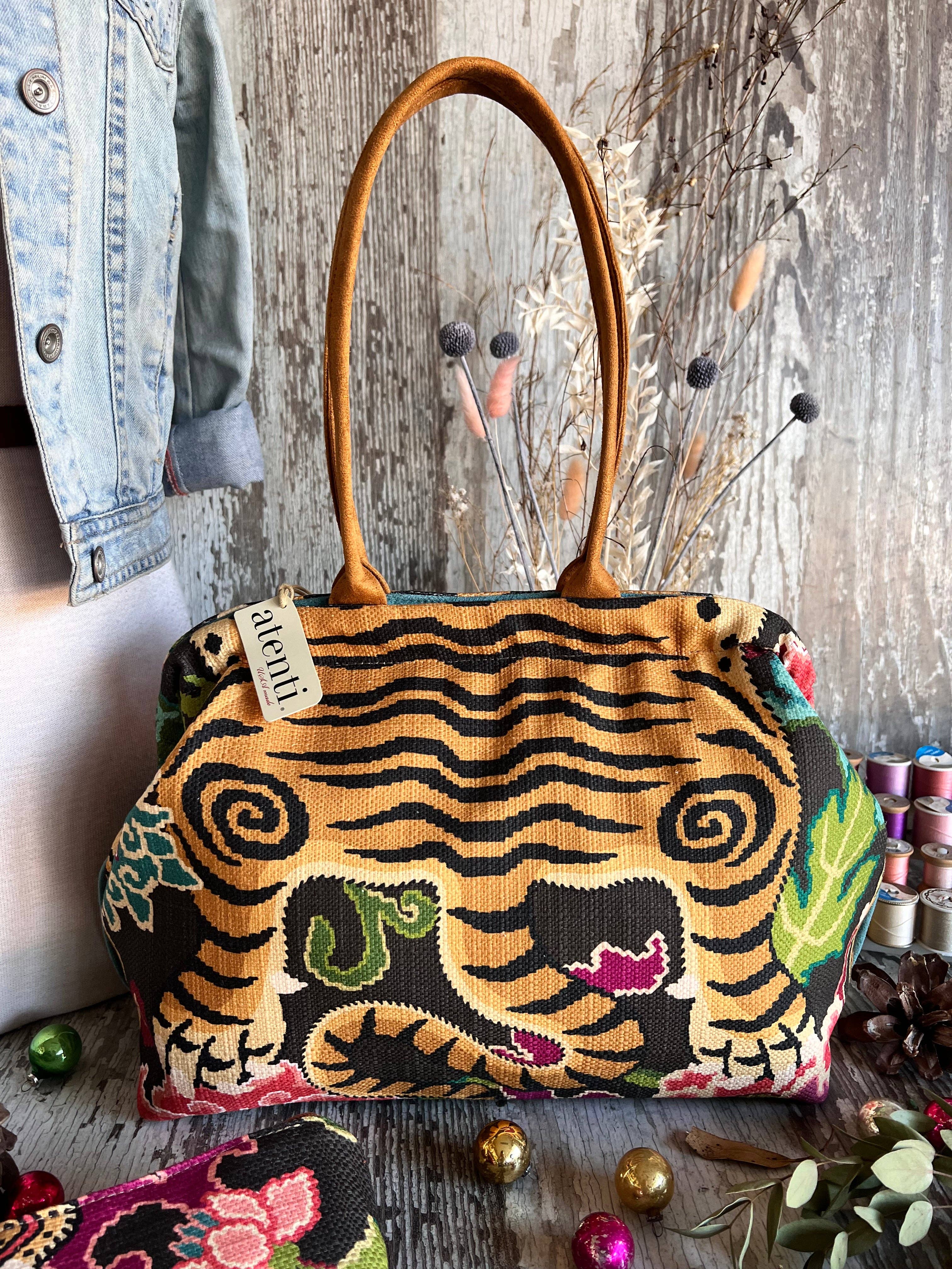 Medium Mary Poppins Snap Frame Bag, photo 2 of 3