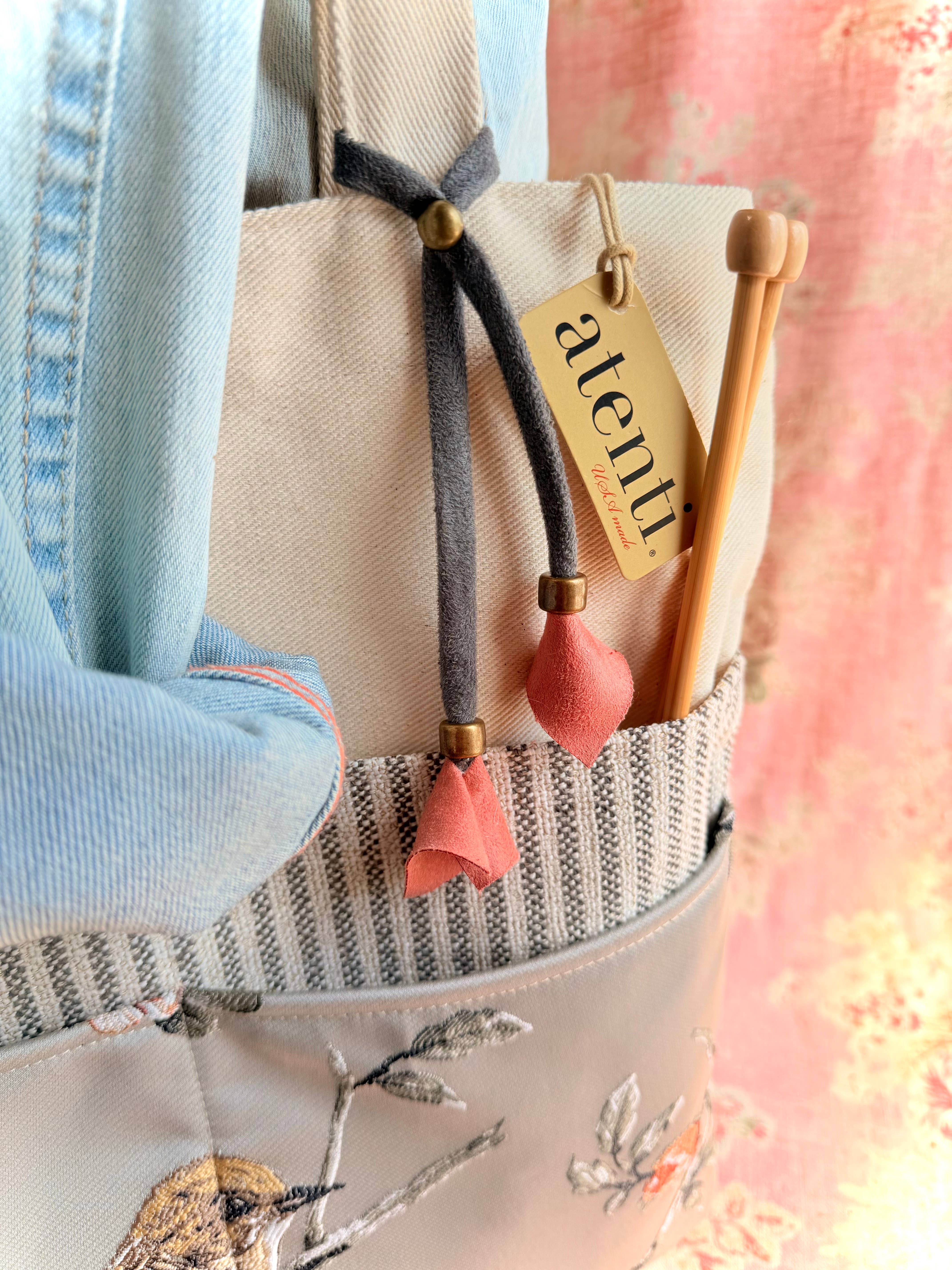 Bird Tutto Tote, photo 2 of 3
