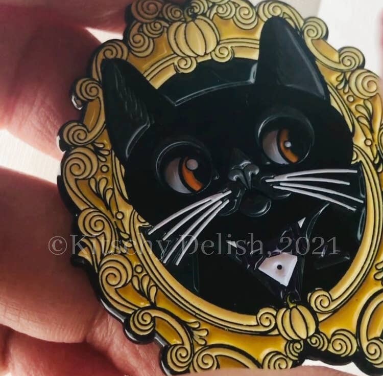 Cat Eyes sliding pin, photo 1 of 3