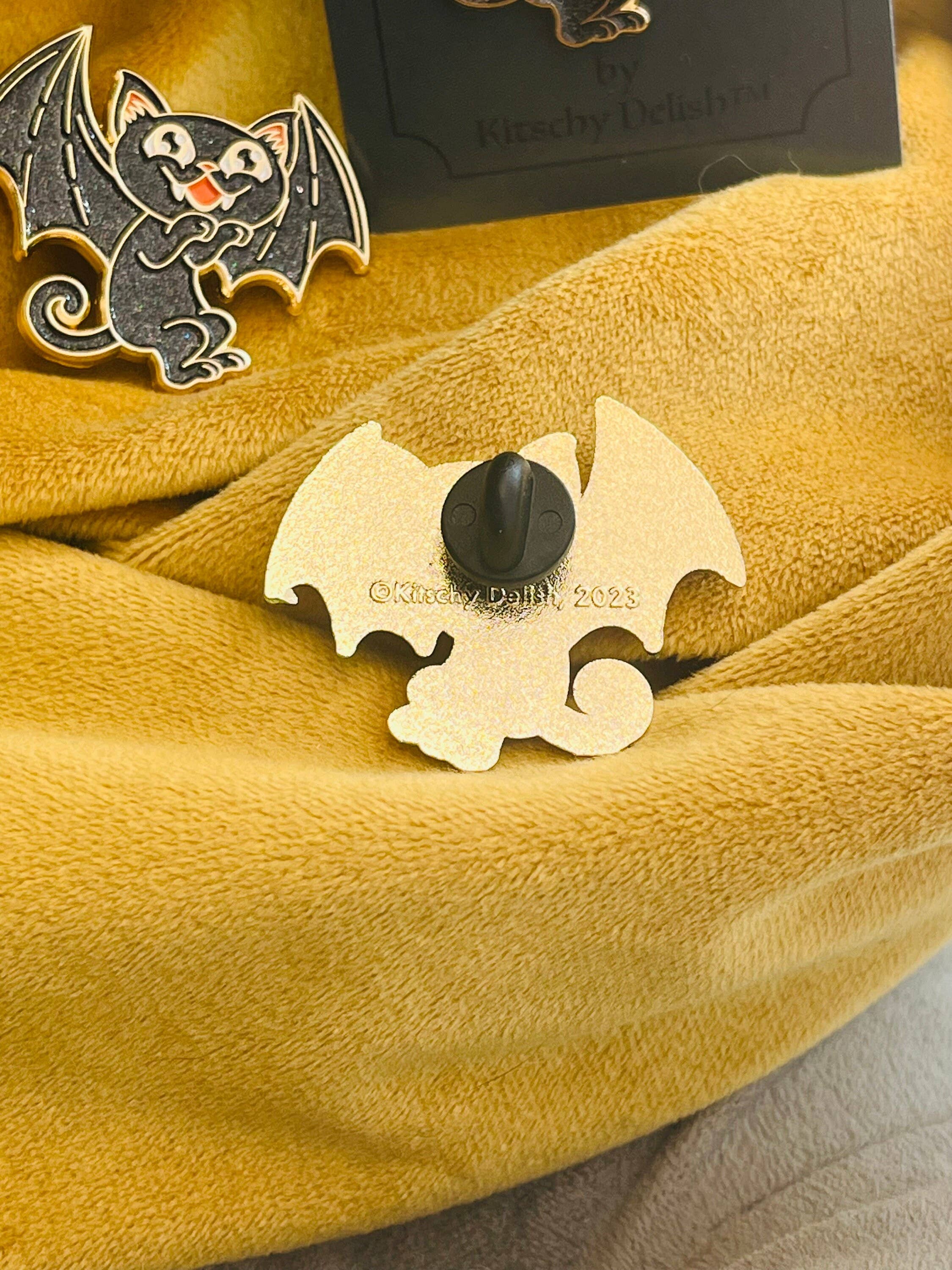 Cat Bat Takes Flight!, photo 3 of 3
